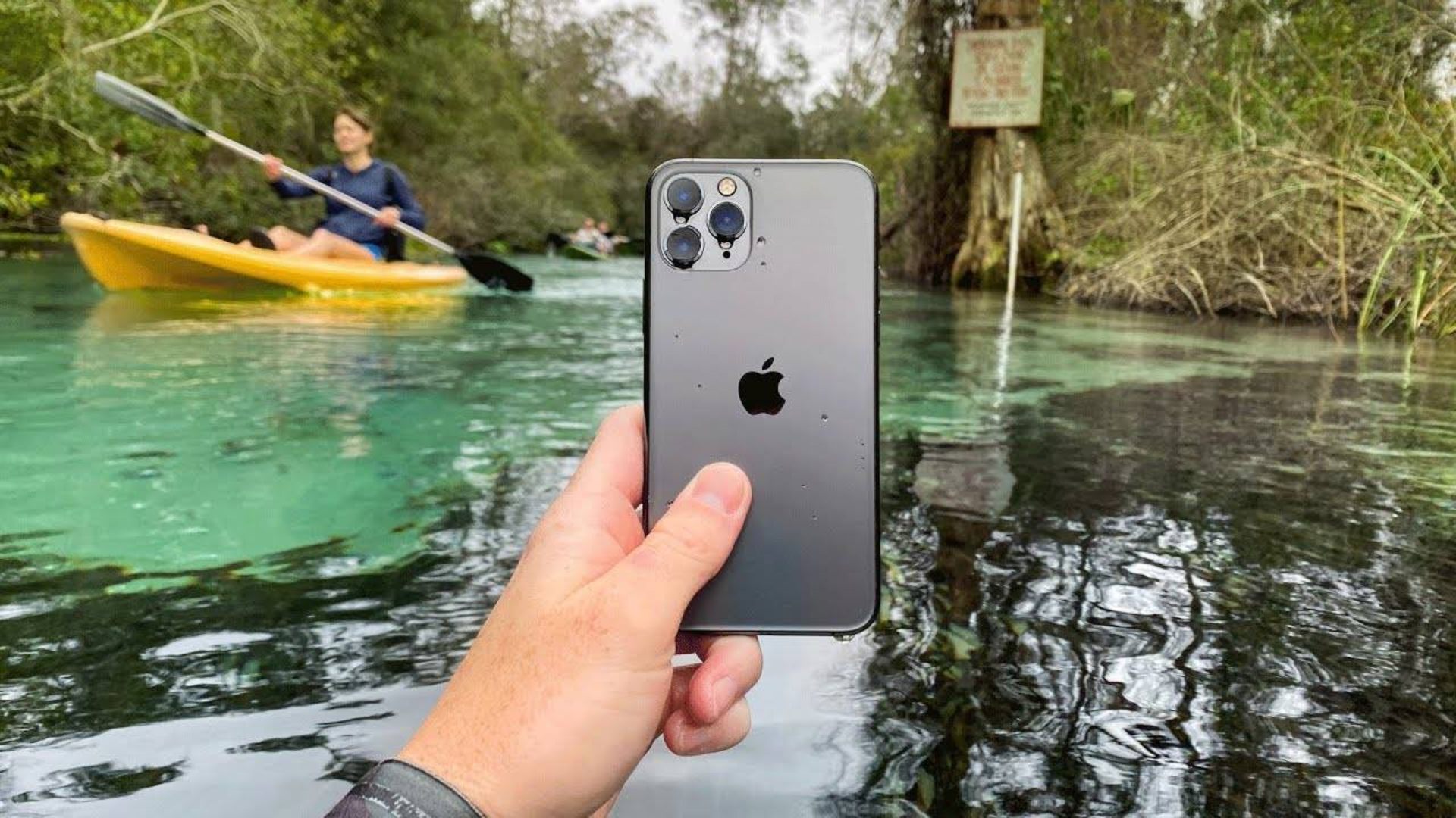 我在水下捡到了一个丢失的iPhone 11 Pro,它居然还在工作!